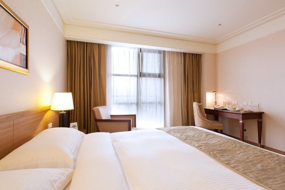 Fullon Hotel Таоюань Экстерьер фото