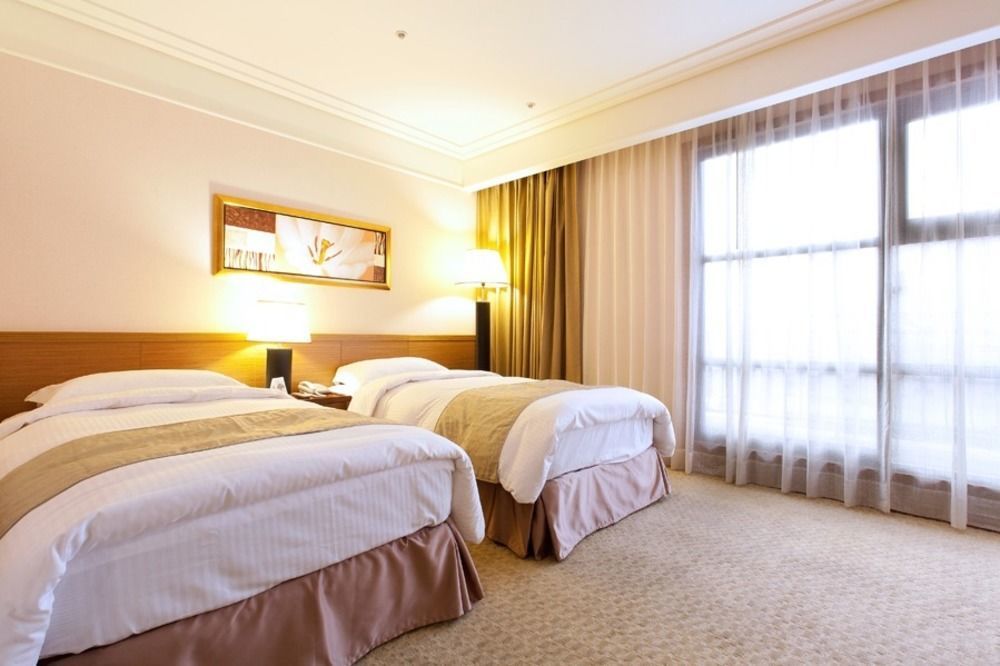 Fullon Hotel Таоюань Экстерьер фото