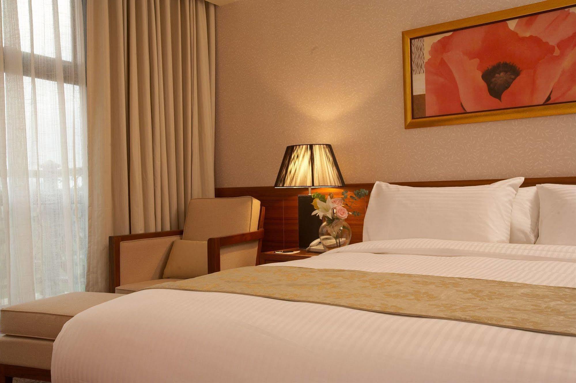 Fullon Hotel Таоюань Экстерьер фото
